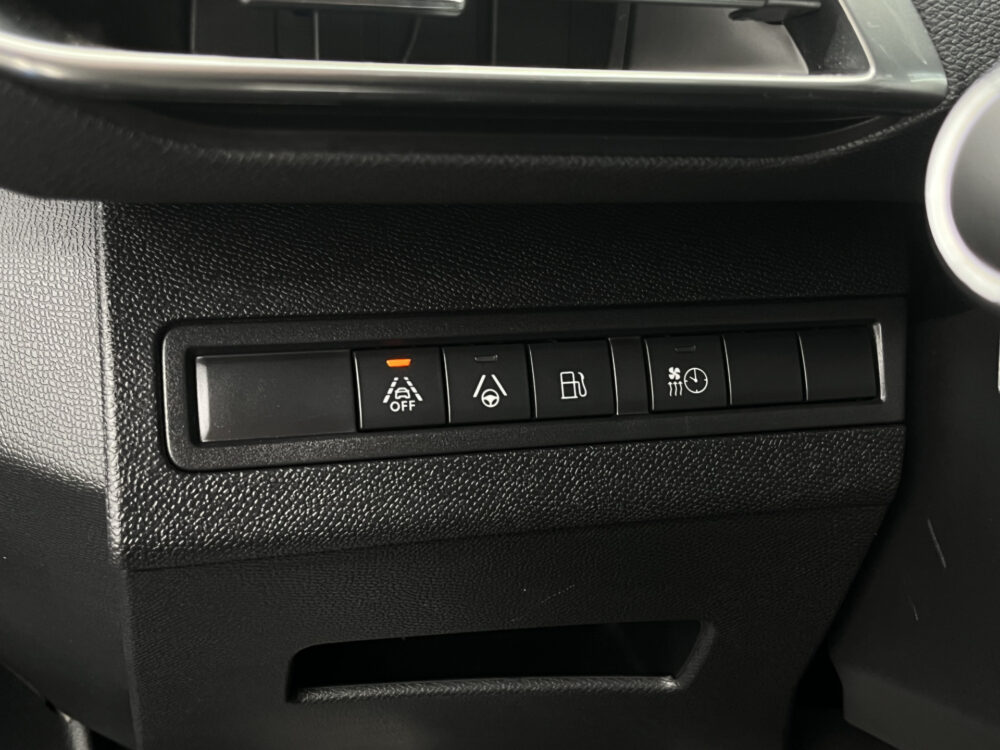 Peugeot 3008 1.6 HYbrid 225 GT Black Pack // FULL LED // LEDER // DODEHOEK // KEYLESS // FOCAL AUDIO // NAVI+CARPLAY // 19