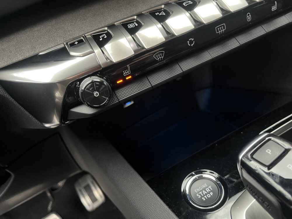 Peugeot 3008 1.6 HYbrid 225 GT Black Pack // FULL LED // LEDER // DODEHOEK // KEYLESS // FOCAL AUDIO // NAVI+CARPLAY // 25