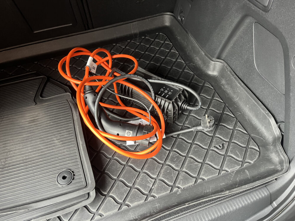 Peugeot 3008 1.6 HYbrid 225 GT Black Pack // FULL LED // LEDER // DODEHOEK // KEYLESS // FOCAL AUDIO // NAVI+CARPLAY // 36