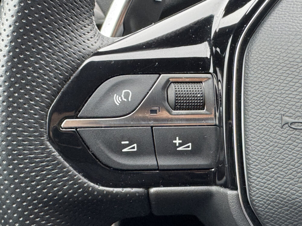 Peugeot 3008 1.6 HYbrid 225 GT // NAVI // CAMERA // CLIMA // ADAPTIVE CRUISE // DODEN HOEK SENSOR // STOELVERWARMING // 11