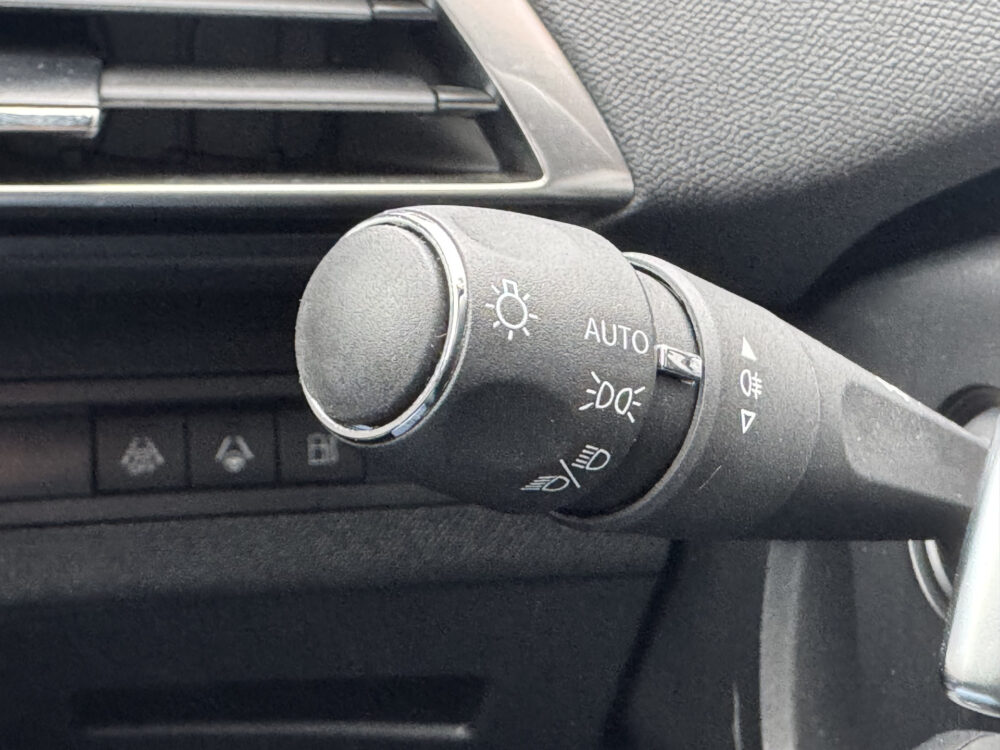 Peugeot 3008 1.6 HYbrid 225 GT // NAVI // CAMERA // CLIMA // ADAPTIVE CRUISE // DODEN HOEK SENSOR // STOELVERWARMING // 23