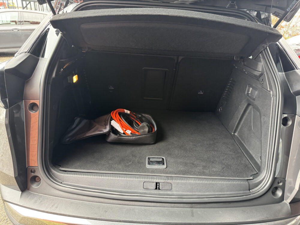 Peugeot 3008 1.6 HYbrid 225 GT // NAVI // CAMERA // CLIMA // ADAPTIVE CRUISE // DODEN HOEK SENSOR // STOELVERWARMING // 29