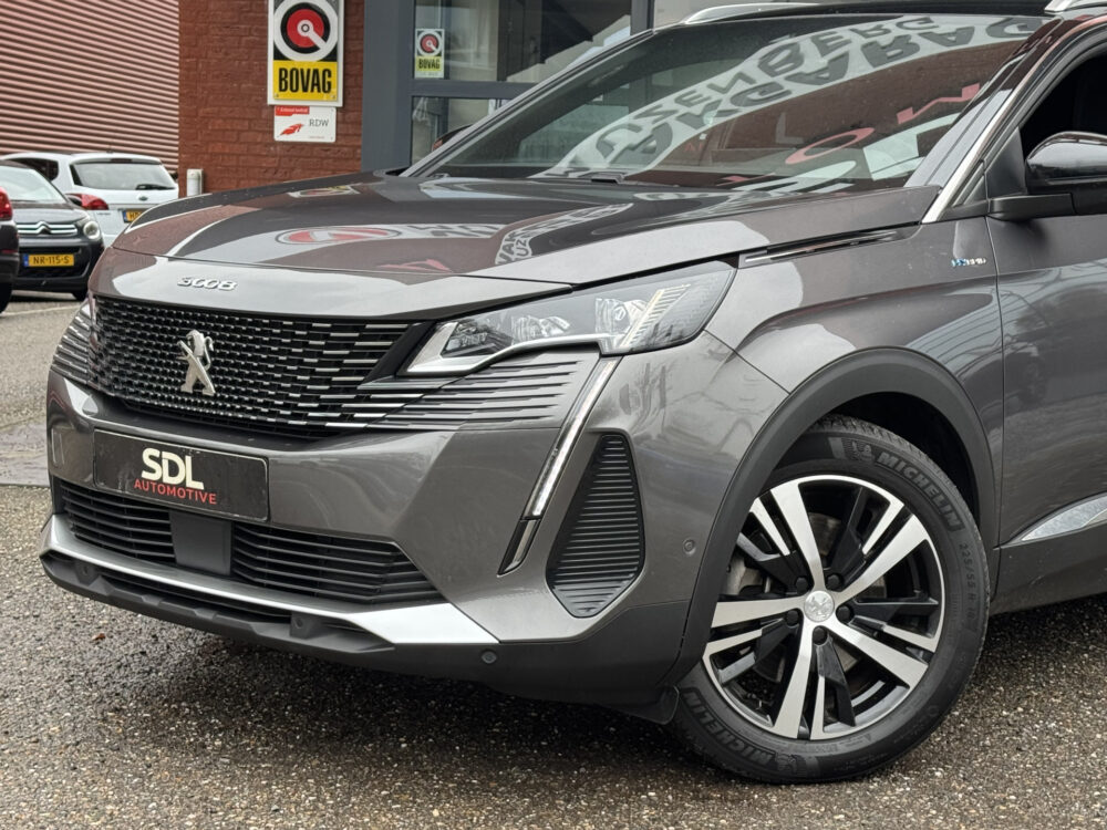 Peugeot 3008 1.6 HYbrid 225 GT // NAVI // CAMERA // CLIMA // ADAPTIVE CRUISE // DODEN HOEK SENSOR // STOELVERWARMING // 4