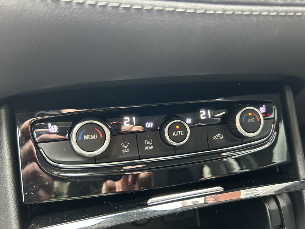 Opel Grandland X 1.6 Turbo Hybrid4 300PK!! Business Elegance // FULL LED // NAVI + CARPLAY // PDC V+A // STOELVERWARMING // CAMERA 17