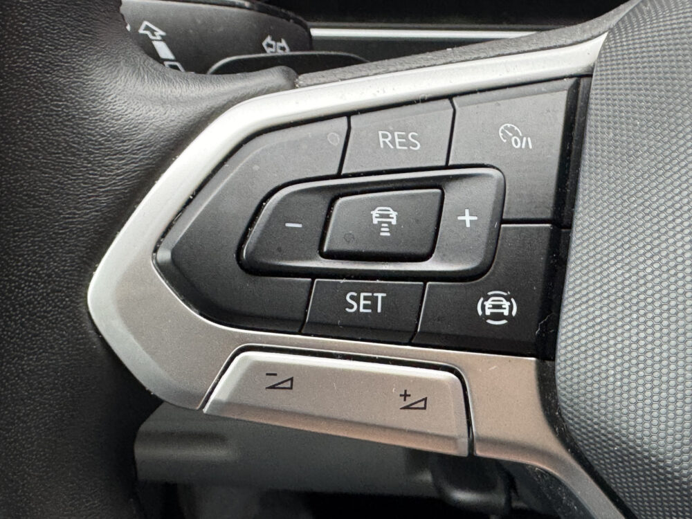 Volkswagen Tiguan 1.4 TSI eHybrid Business+ // PANO SCHUIF-DAK // NAVI // ADAPTIVE CRUISE // AFN. TREKHAAK // ELEK. ACHTERKLEP // PDC V+A // 13