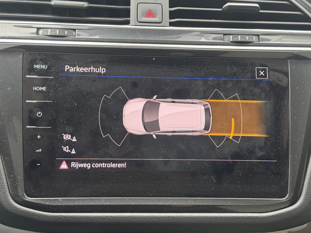 Volkswagen Tiguan 1.4 TSI eHybrid Business+ // PANO SCHUIF-DAK // NAVI // ADAPTIVE CRUISE // AFN. TREKHAAK // ELEK. ACHTERKLEP // PDC V+A // 21