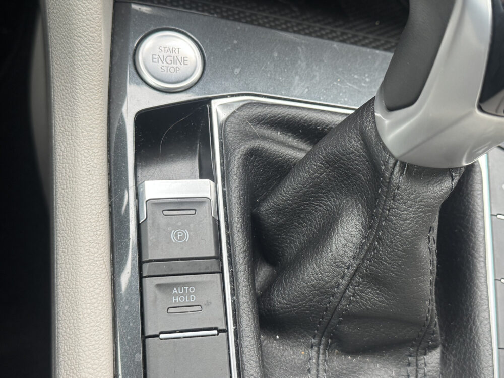 Volkswagen Tiguan 1.4 TSI eHybrid Business+ // PANO SCHUIF-DAK // NAVI // ADAPTIVE CRUISE // AFN. TREKHAAK // ELEK. ACHTERKLEP // PDC V+A // 26