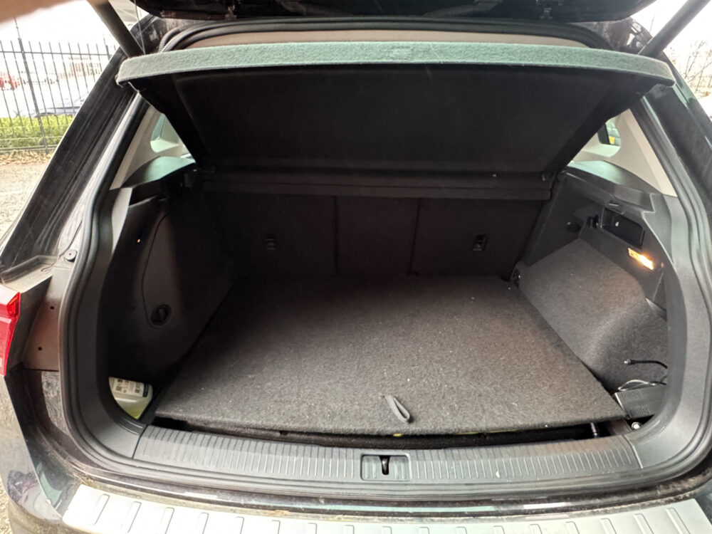 Volkswagen Tiguan 1.4 TSI eHybrid Business+ // PANO SCHUIF-DAK // NAVI // ADAPTIVE CRUISE // AFN. TREKHAAK // ELEK. ACHTERKLEP // PDC V+A // 37