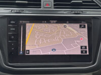 Volkswagen Tiguan 1.4 TSI eHybrid Business+ // PANO SCHUIF-DAK // NAVI // ADAPTIVE CRUISE // AFN. TREKHAAK // ELEK. ACHTERKLEP // PDC V+A // 53