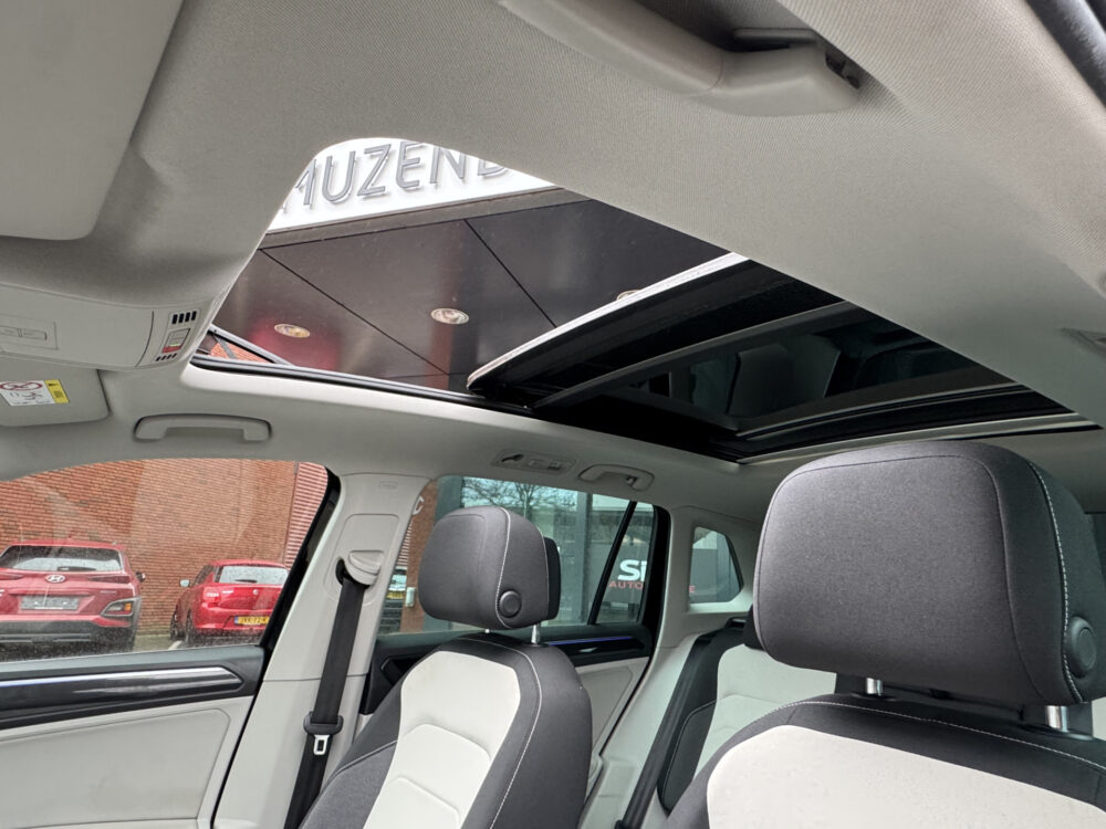 Volkswagen Tiguan 1.4 TSI eHybrid Business+ // PANO SCHUIF-DAK // NAVI // ADAPTIVE CRUISE // AFN. TREKHAAK // ELEK. ACHTERKLEP // PDC V+A // 9