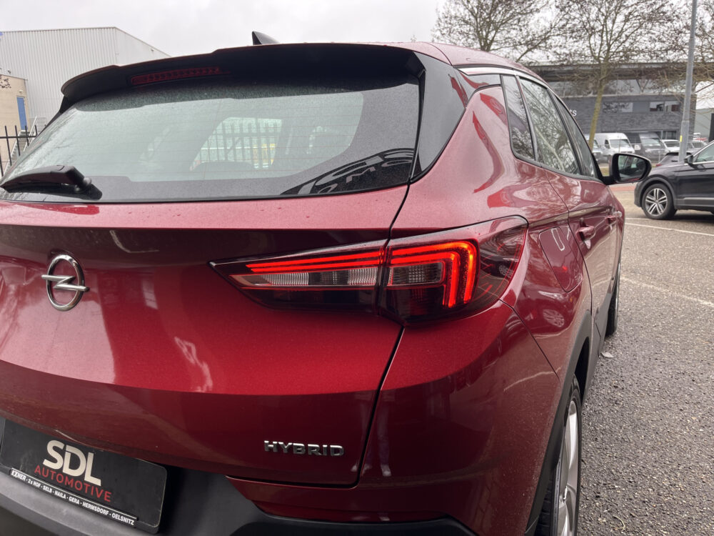 Opel Grandland X 1.6 Turbo Hybrid Business Edition UNIEKE KM STAND!!! // ADAPT. CRUISE // CAMERA+SENSOREN // NAVI+CARPLAY // STOELVERWARMING // F 11