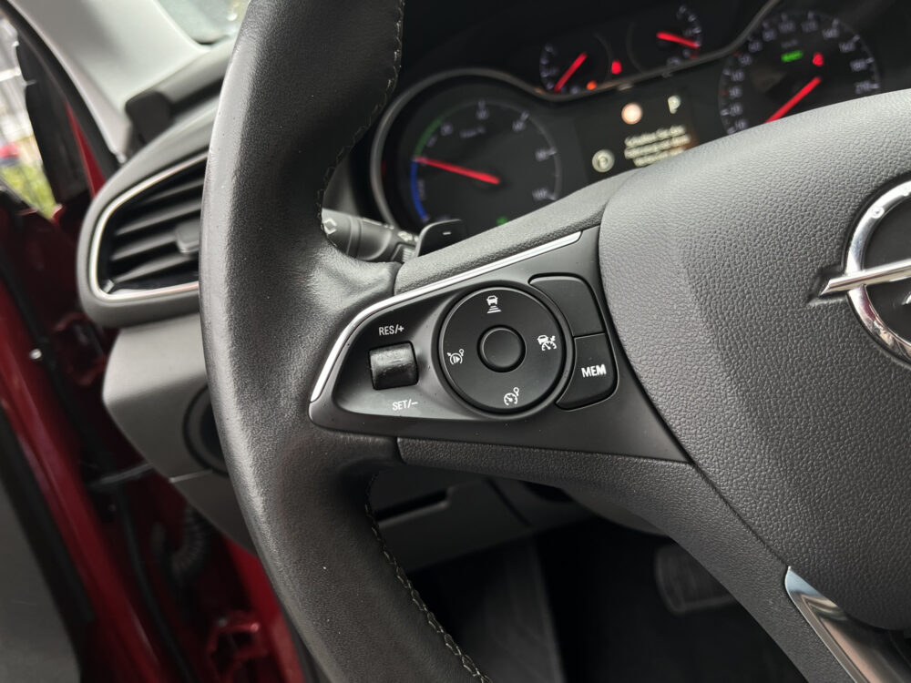 Opel Grandland X 1.6 Turbo Hybrid Business Edition UNIEKE KM STAND!!! // ADAPT. CRUISE // CAMERA+SENSOREN // NAVI+CARPLAY // STOELVERWARMING // F 18