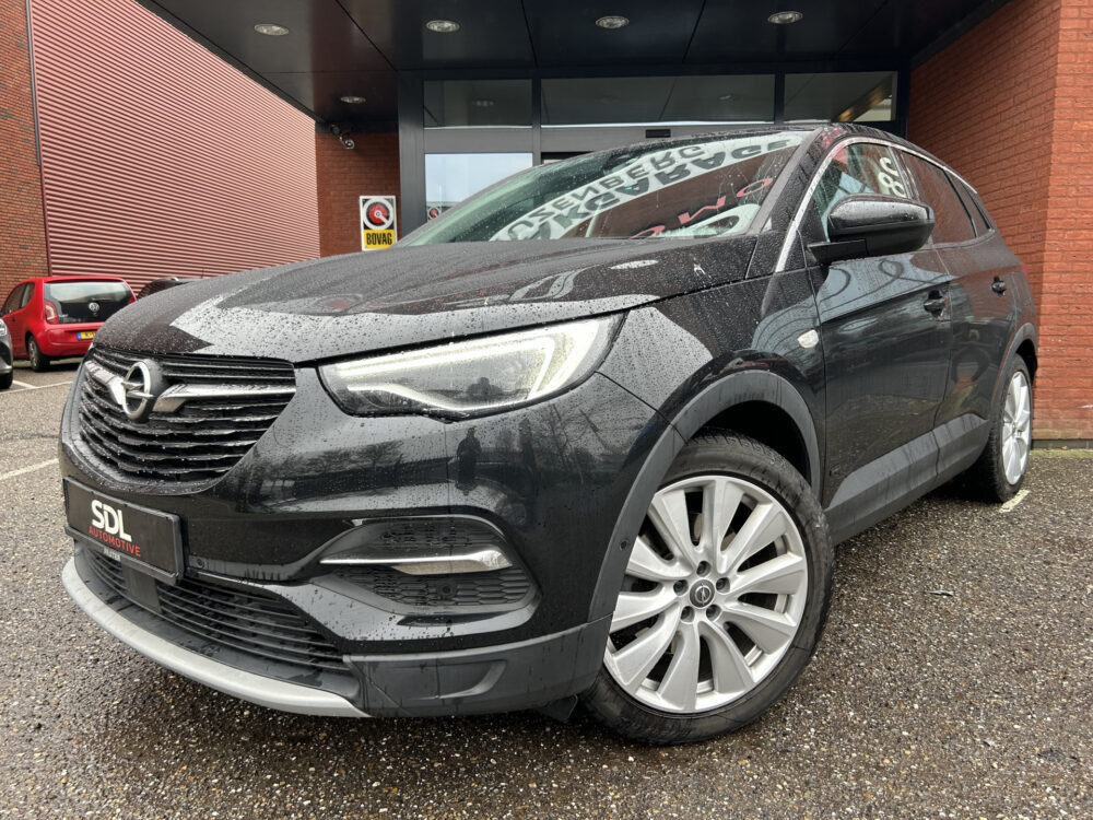 Opel Grandland X 1.6 Turbo 300PK!! Hybrid4 Innovation // FULL LED // APPLE CARPLAY / ANDROID AUTO // CAMERA // PDC V+A // DAB 1