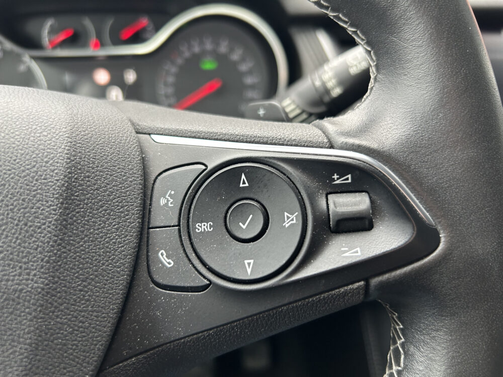 Opel Grandland X 1.6 Turbo 300PK!! Hybrid4 Innovation // FULL LED // APPLE CARPLAY / ANDROID AUTO // CAMERA // PDC V+A // DAB 10