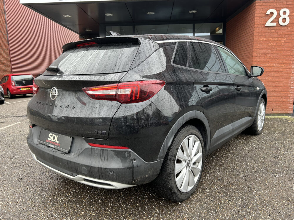 Opel Grandland X 1.6 Turbo 300PK!! Hybrid4 Innovation // FULL LED // APPLE CARPLAY / ANDROID AUTO // CAMERA // PDC V+A // DAB 2