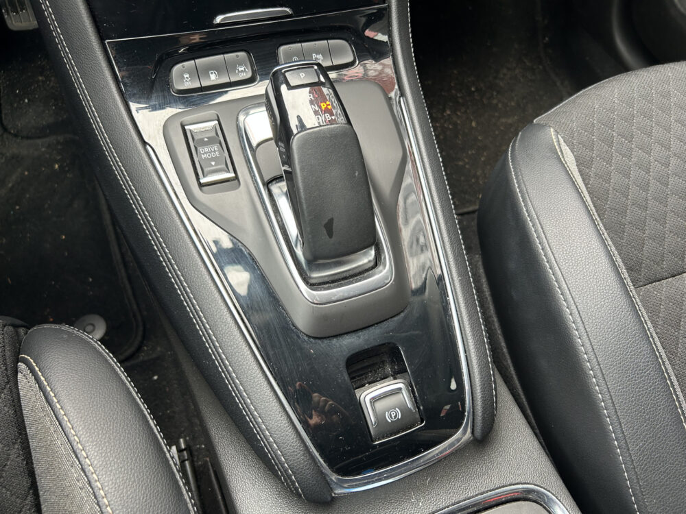 Opel Grandland X 1.6 Turbo 300PK!! Hybrid4 Innovation // FULL LED // APPLE CARPLAY / ANDROID AUTO // CAMERA // PDC V+A // DAB 20