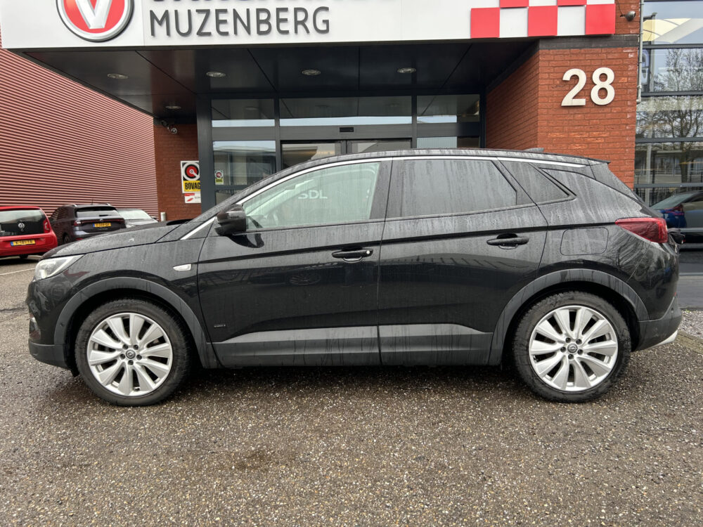 Opel Grandland X 1.6 Turbo 300PK!! Hybrid4 Innovation // FULL LED // APPLE CARPLAY / ANDROID AUTO // CAMERA // PDC V+A // DAB 3