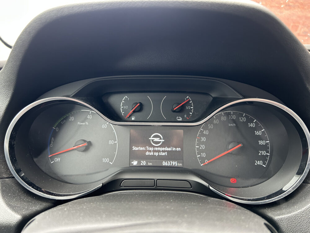 Opel Grandland X 1.6 Turbo 300PK!! Hybrid4 Innovation // FULL LED // APPLE CARPLAY / ANDROID AUTO // CAMERA // PDC V+A // DAB 32