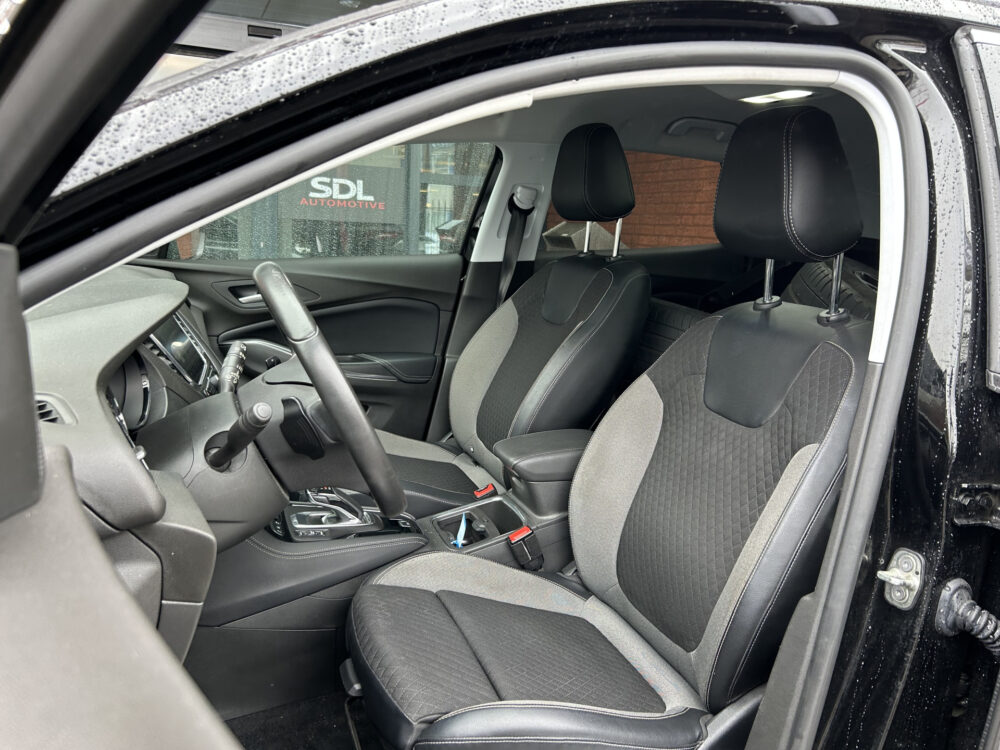 Opel Grandland X 1.6 Turbo 300PK!! Hybrid4 Innovation // FULL LED // APPLE CARPLAY / ANDROID AUTO // CAMERA // PDC V+A // DAB 7