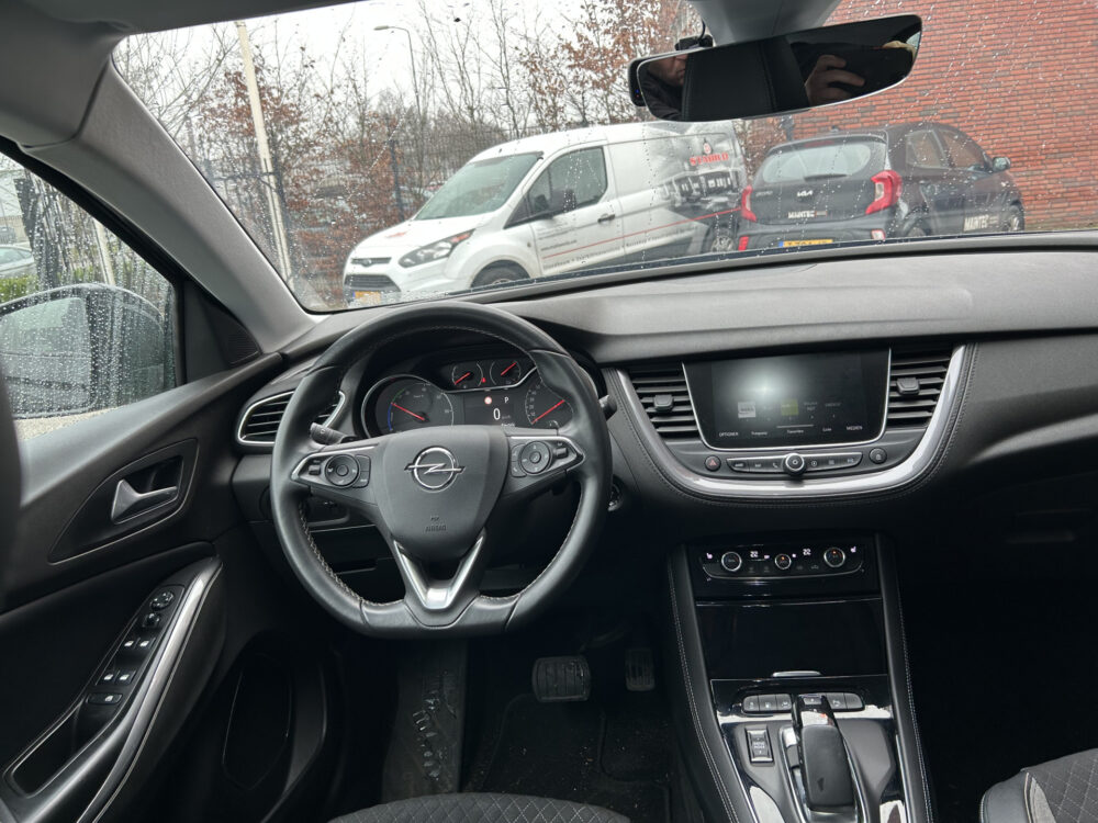 Opel Grandland X 1.6 Turbo 300PK!! Hybrid4 Innovation // FULL LED // APPLE CARPLAY / ANDROID AUTO // CAMERA // PDC V+A // DAB 8