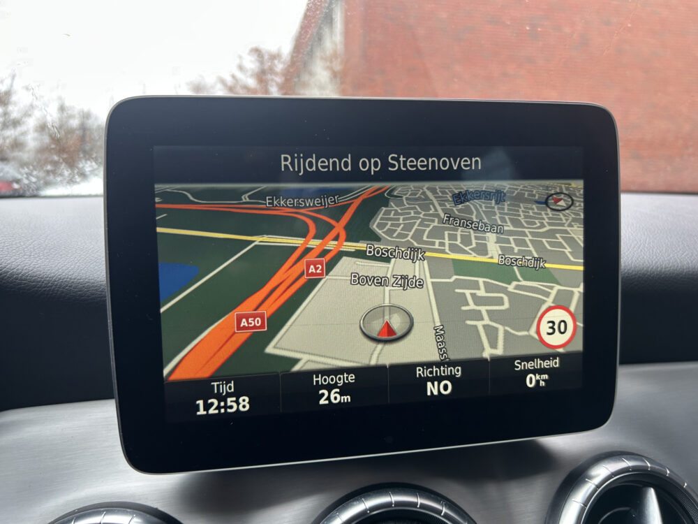 Mercedes-Benz CLA-Klasse Shooting Brake 180 Business Solution AMG Upgrade Edition // FULL LED // NAVI // PDC V+A // CRUISE // LEDER/ALCANTARA 14