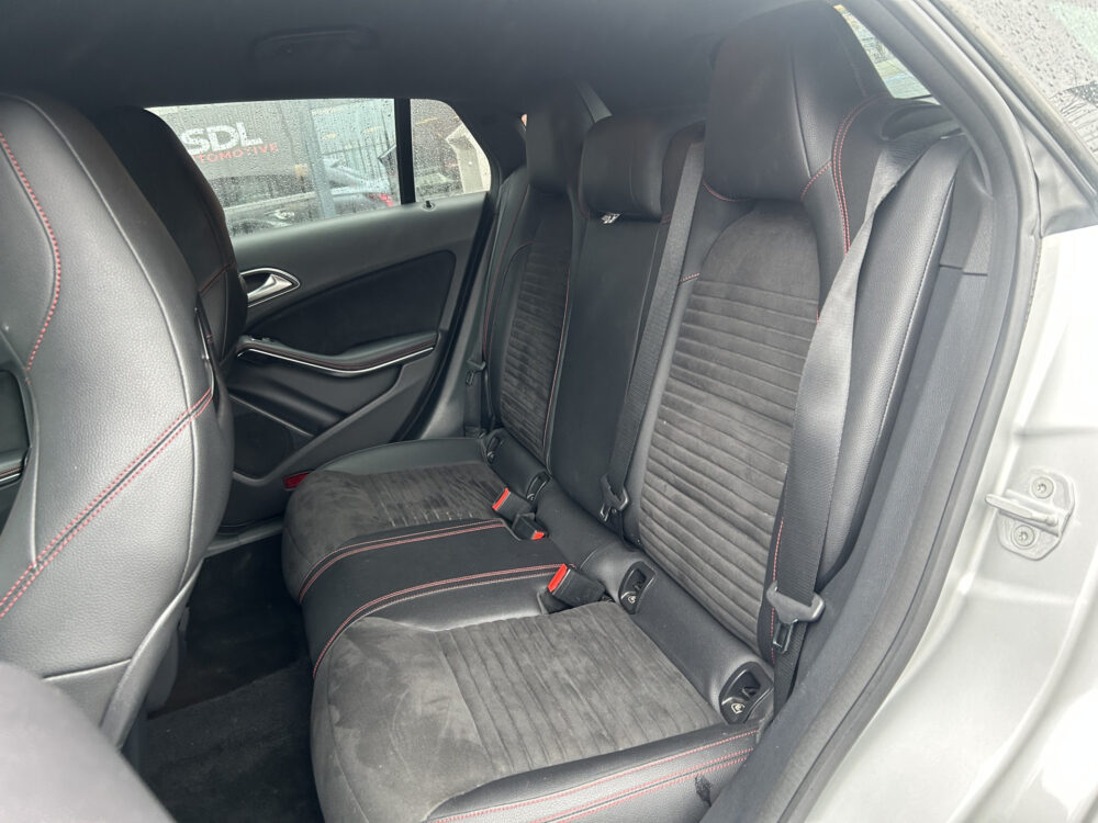 Mercedes-Benz CLA-Klasse Shooting Brake 180 Business Solution AMG Upgrade Edition // FULL LED // NAVI // PDC V+A // CRUISE // LEDER/ALCANTARA 30