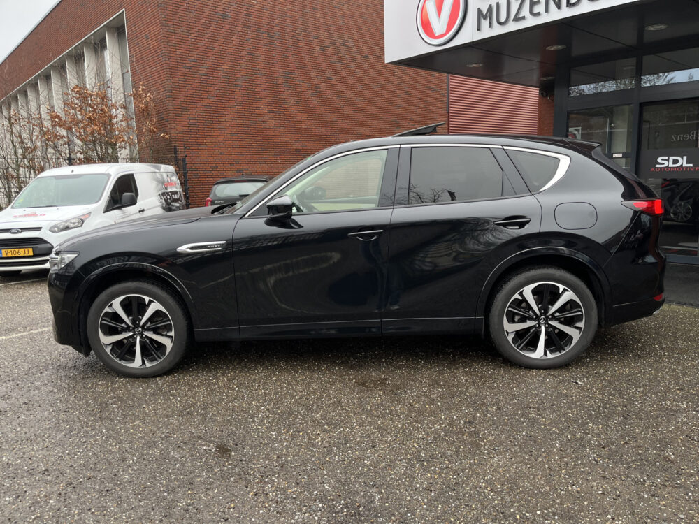 Mazda CX-60 2.5 e-SkyActiv PHEV Takumi+ 4 OPTION PACKS // FAB. Garantie tot 13-9-2028 // FULL OPTIONS // SCHUIF-KANTELDAK // ELEK.KLEP // AD 2