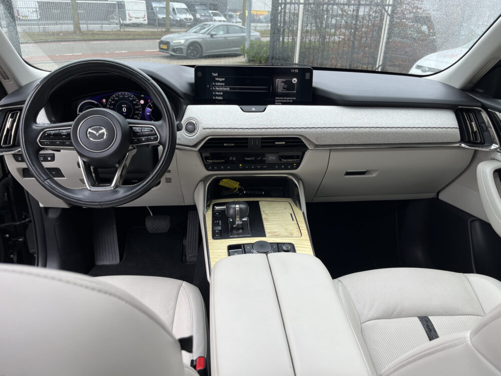 Mazda CX-60 2.5 e-SkyActiv PHEV Takumi+ 4 OPTION PACKS // FAB. Garantie tot 13-9-2028 // FULL OPTIONS // SCHUIF-KANTELDAK // ELEK.KLEP // AD 21