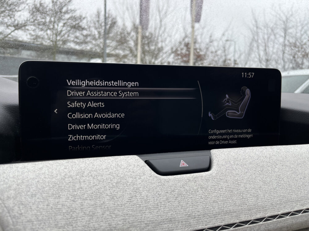 Mazda CX-60 2.5 e-SkyActiv PHEV Takumi+ 4 OPTION PACKS // FAB. Garantie tot 13-9-2028 // FULL OPTIONS // SCHUIF-KANTELDAK // ELEK.KLEP // AD 37