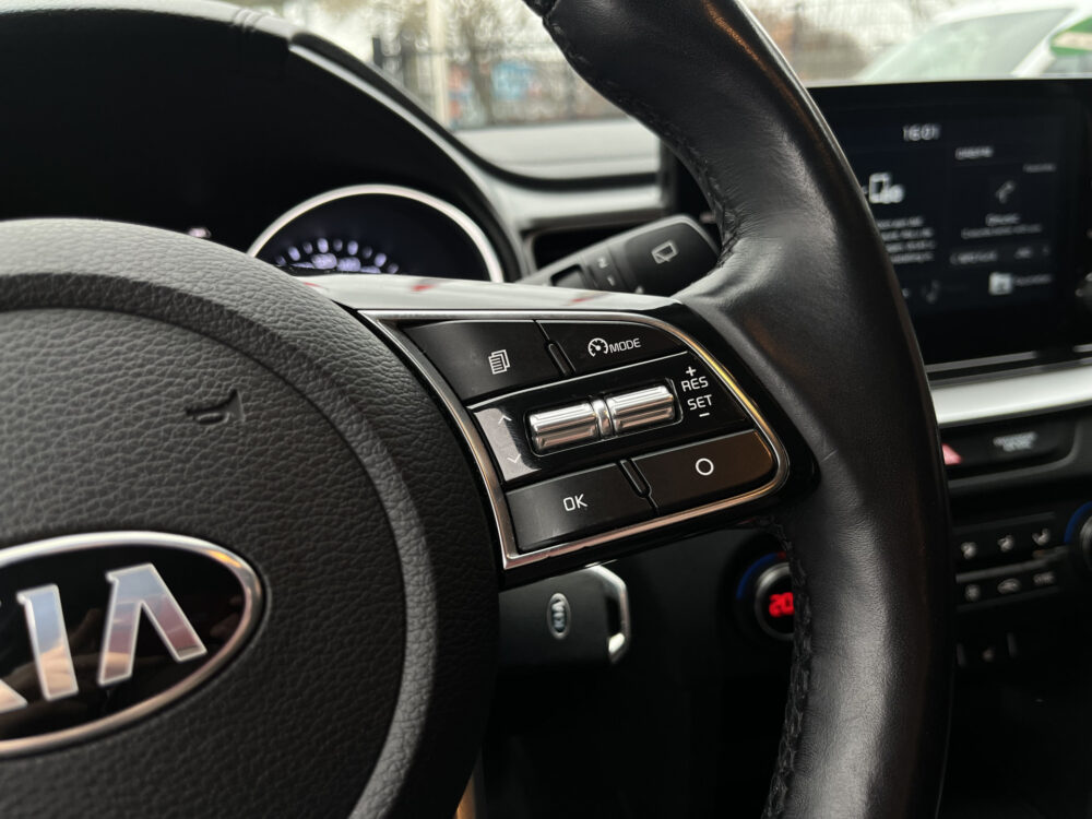 Kia Ceed Sportswagon 1.0 T-GDi DynamicLine // CRUISE // CLIMA // STUUR+STOELVERWARMING // CAMERA // APPLE-ANDROID AUTO // 21