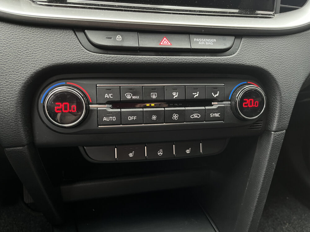 Kia Ceed Sportswagon 1.0 T-GDi DynamicLine // CRUISE // CLIMA // STUUR+STOELVERWARMING // CAMERA // APPLE-ANDROID AUTO // 26