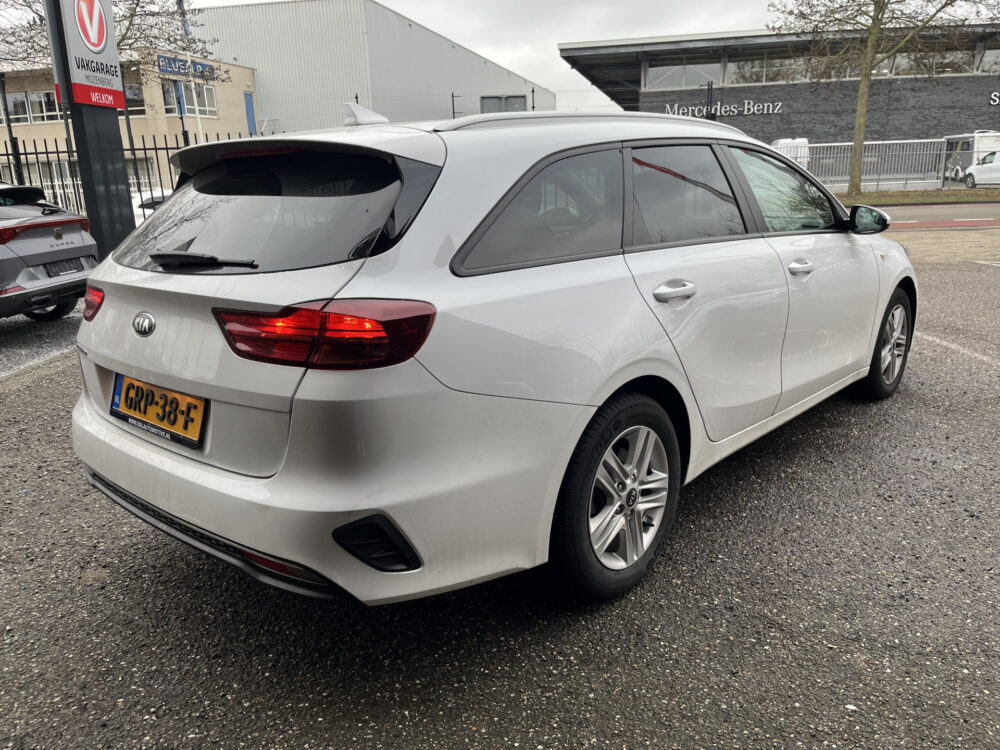 Kia Ceed Sportswagon 1.0 T-GDi DynamicLine // CRUISE // CLIMA // STUUR+STOELVERWARMING // CAMERA // APPLE-ANDROID AUTO // 5