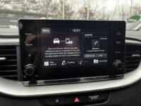 Kia Ceed Sportswagon 1.0 T-GDi DynamicLine // CRUISE // CLIMA // STUUR+STOELVERWARMING // CAMERA // APPLE-ANDROID AUTO // 62