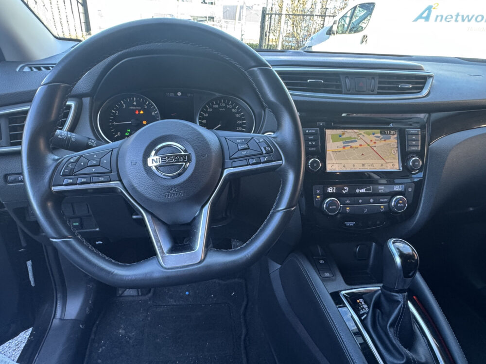 Nissan QASHQAI 1.3 DIG-T N-Connecta // NAVI // 360° CAMERA // PANO DAK // CLIMA // PDC V+A // 12