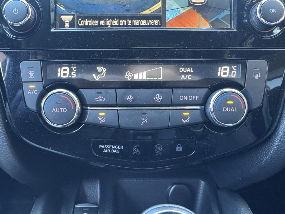 Nissan QASHQAI 1.3 DIG-T N-Connecta // NAVI // 360° CAMERA // PANO DAK // CLIMA // PDC V+A // 18