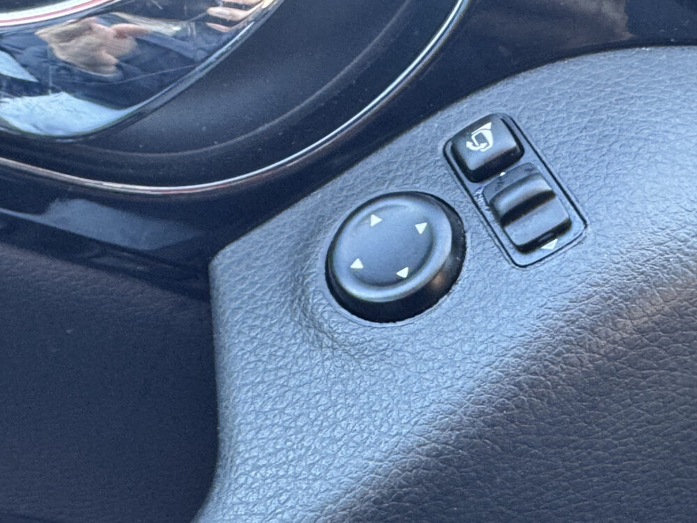 Nissan QASHQAI 1.3 DIG-T N-Connecta // NAVI // 360° CAMERA // PANO DAK // CLIMA // PDC V+A // 25