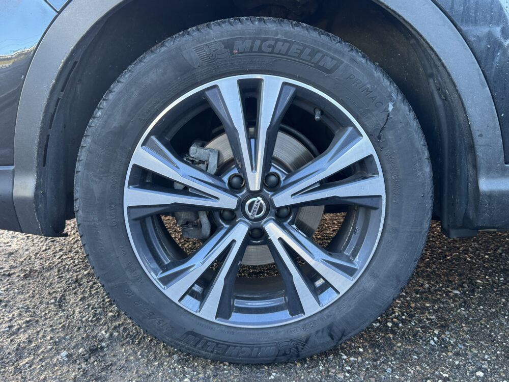 Nissan QASHQAI 1.3 DIG-T N-Connecta // NAVI // 360° CAMERA // PANO DAK // CLIMA // PDC V+A // 7