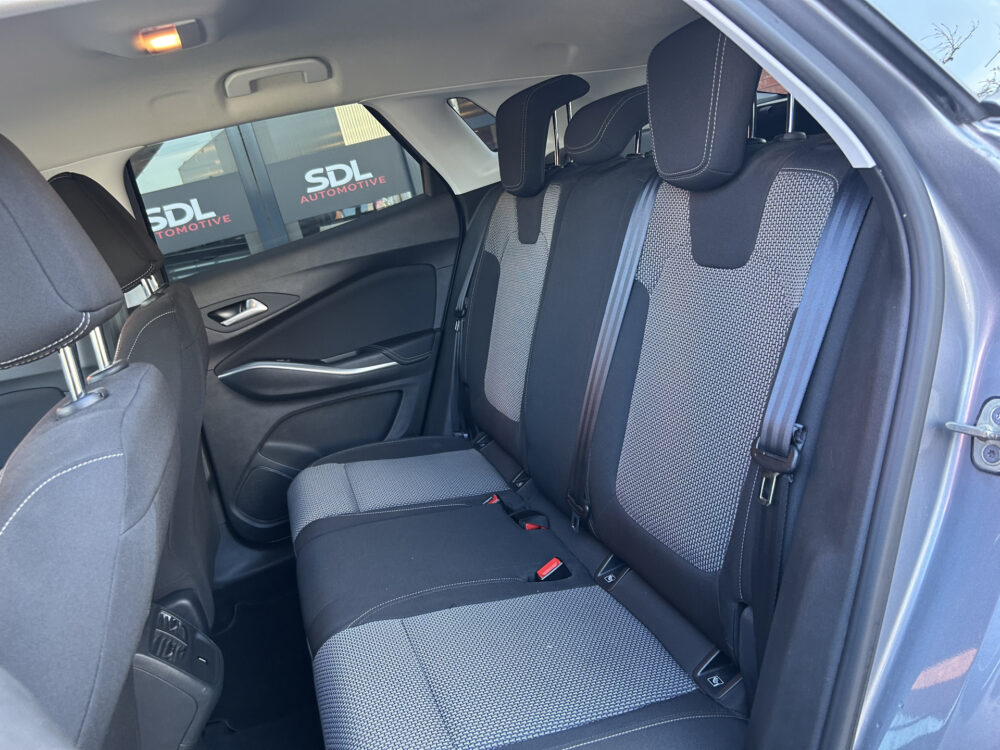 Opel Grandland X 1.2 Turbo Innovation 130PK // LED // CAMERA // PDC V+A // CLIMA // NAVI + CARPLAY 28