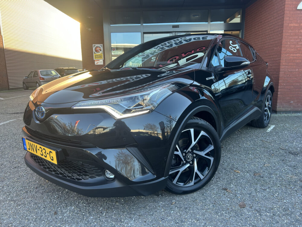 Toyota C-HR 1.8 Hybrid Executive // LED KOPLAMPEN // NAVI // CAMERA // ADAPTIVE CRUISE // STOEL + STUUR VERWARMING // 1