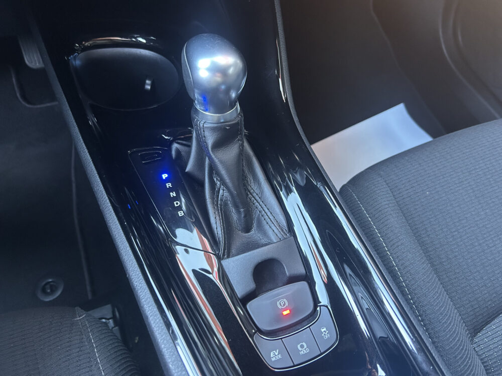 Toyota C-HR 1.8 Hybrid Executive // LED KOPLAMPEN // NAVI // CAMERA // ADAPTIVE CRUISE // STOEL + STUUR VERWARMING // 18