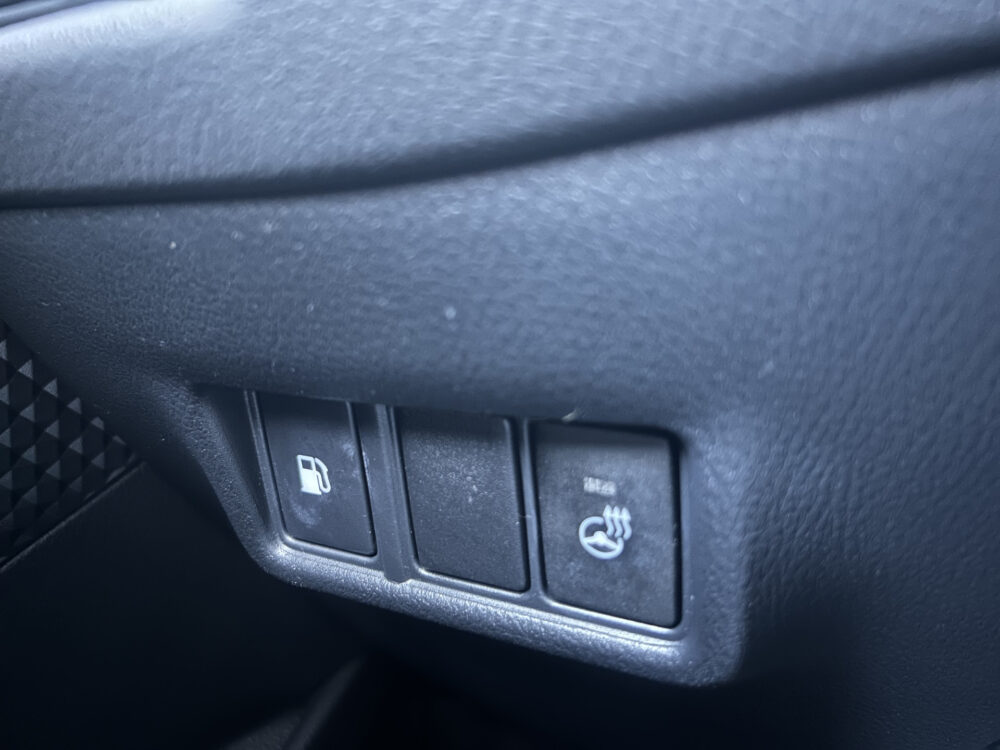 Toyota C-HR 1.8 Hybrid Executive // LED KOPLAMPEN // NAVI // CAMERA // ADAPTIVE CRUISE // STOEL + STUUR VERWARMING // 22