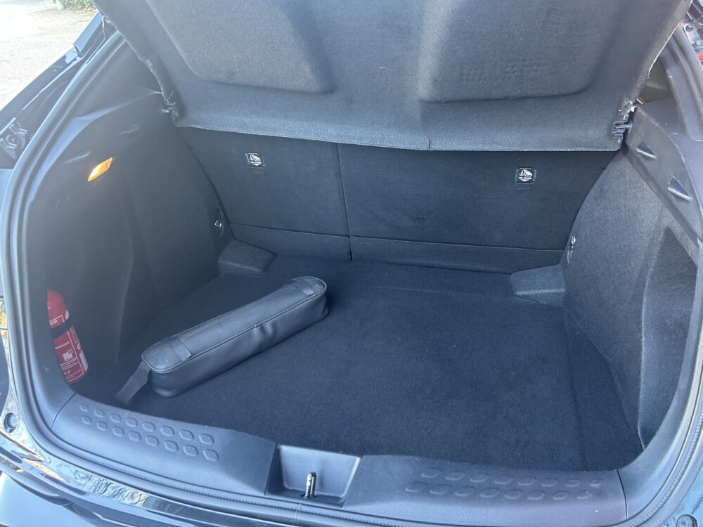 Toyota C-HR 1.8 Hybrid Executive // LED KOPLAMPEN // NAVI // CAMERA // ADAPTIVE CRUISE // STOEL + STUUR VERWARMING // 29