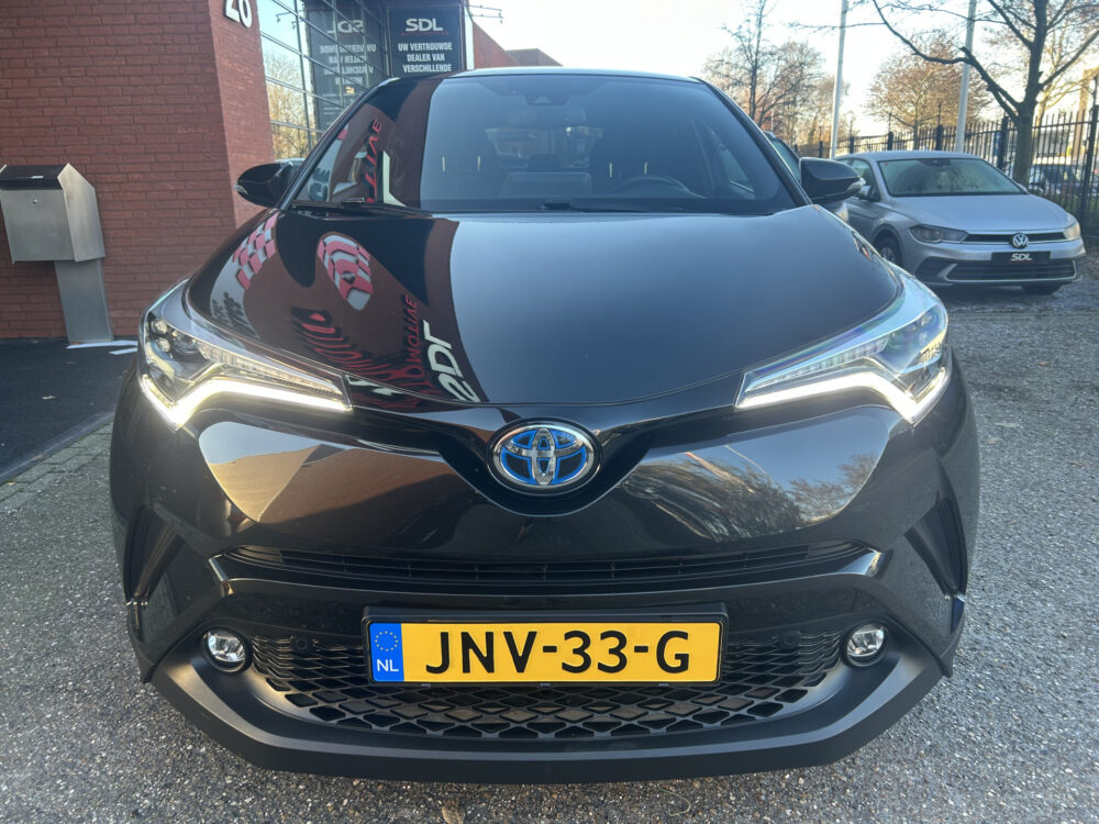 Toyota C-HR 1.8 Hybrid Executive // LED KOPLAMPEN // NAVI // CAMERA // ADAPTIVE CRUISE // STOEL + STUUR VERWARMING // 4
