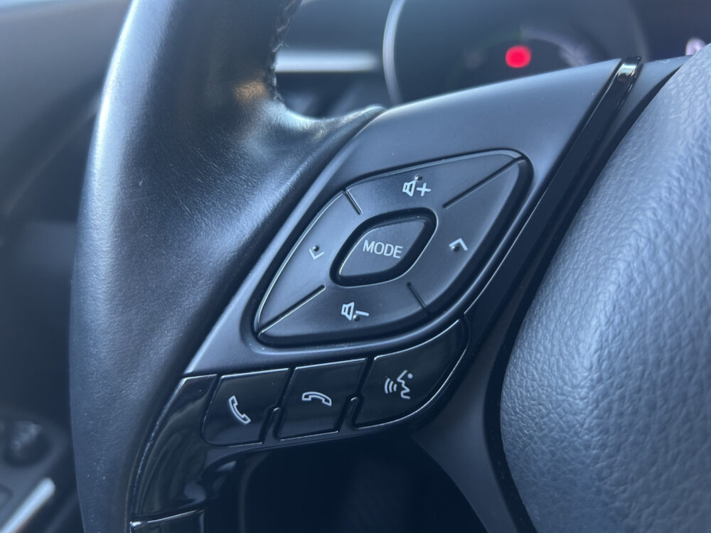 Toyota C-HR 1.8 Hybrid Executive // LED KOPLAMPEN // NAVI // CAMERA // ADAPTIVE CRUISE // STOEL + STUUR VERWARMING // 9