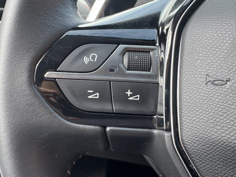 Peugeot 3008 1.6 HYbrid 225 Allure // NAVI // CLIMA // CRUISE // CAMERA // APPLE CARPLAY - ANDROID AUTO // 12