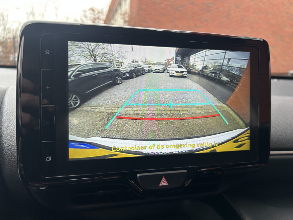 Toyota Yaris Cross 1.5 Hybrid Dynamic // ADAPT. CRUISE // FULL LED // KEYLESS // CAMERA // NAVI+CARPLAY // CLIMA // 15