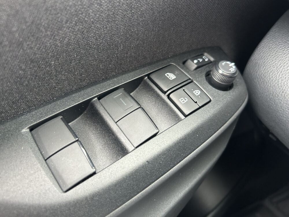 Toyota Yaris Cross 1.5 Hybrid Dynamic // ADAPT. CRUISE // FULL LED // KEYLESS // CAMERA // NAVI+CARPLAY // CLIMA // 23