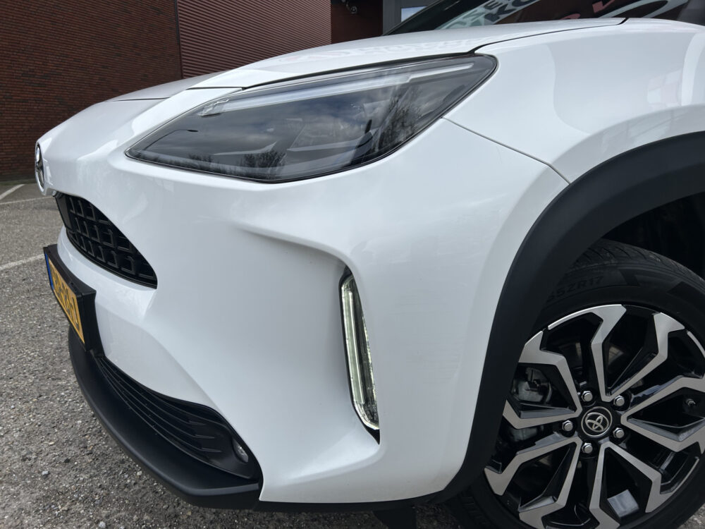 Toyota Yaris Cross 1.5 Hybrid Dynamic // ADAPT. CRUISE // FULL LED // KEYLESS // CAMERA // NAVI+CARPLAY // CLIMA // 26