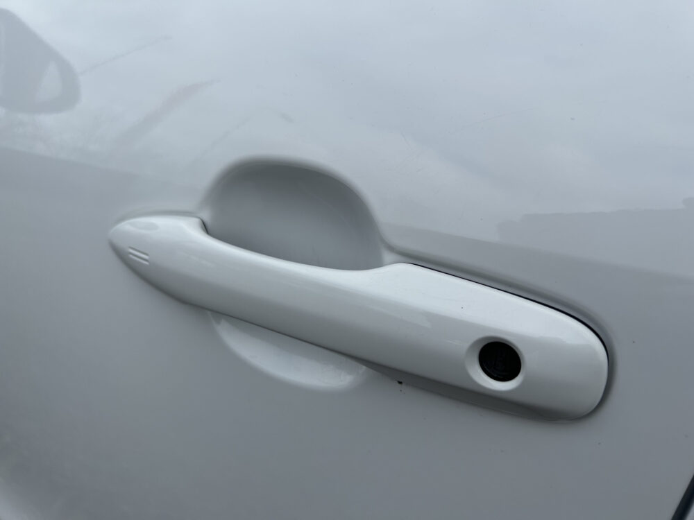 Toyota Yaris Cross 1.5 Hybrid Dynamic // ADAPT. CRUISE // FULL LED // KEYLESS // CAMERA // NAVI+CARPLAY // CLIMA // 27