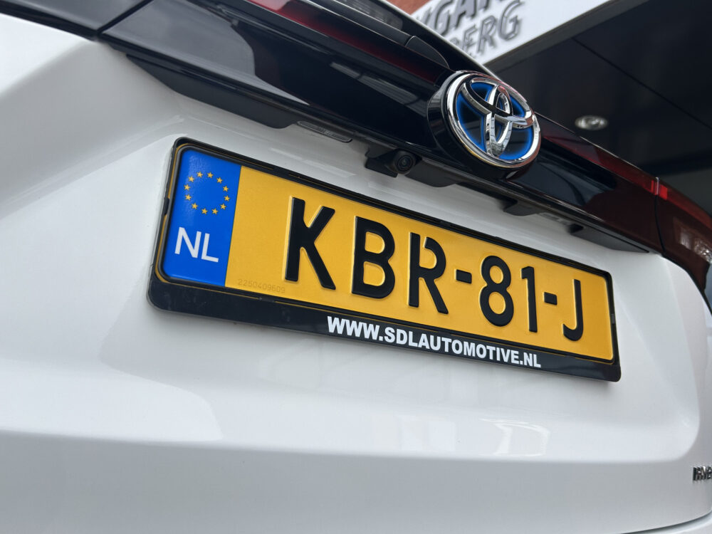 Toyota Yaris Cross 1.5 Hybrid Dynamic // ADAPT. CRUISE // FULL LED // KEYLESS // CAMERA // NAVI+CARPLAY // CLIMA // 32